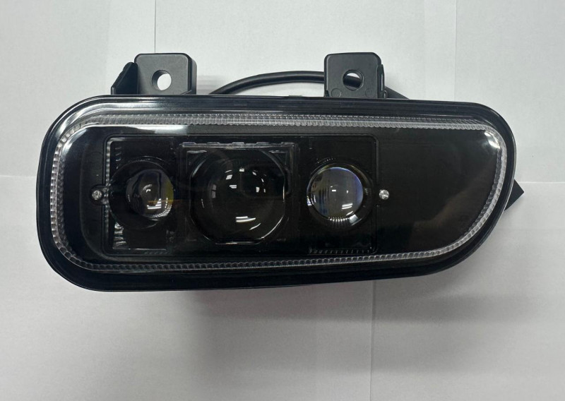 Фара противотуманная белая Рестайлинг светодиодная ЛИНЗА ,ближ-дальн. свет, 10-50V (35.3743)*